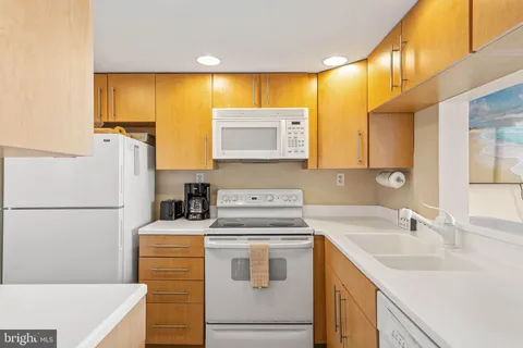 $610,000 | 1 Brandywine House, Unit 1BB, Bethany Beach, DE 19930