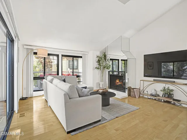 $955,000 | 1206 South Westlake Boulevard, Unit E, Westlake Village, CA 91361