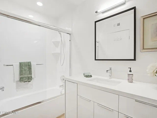 $955,000 | 1206 South Westlake Boulevard, Unit E, Westlake Village, CA 91361