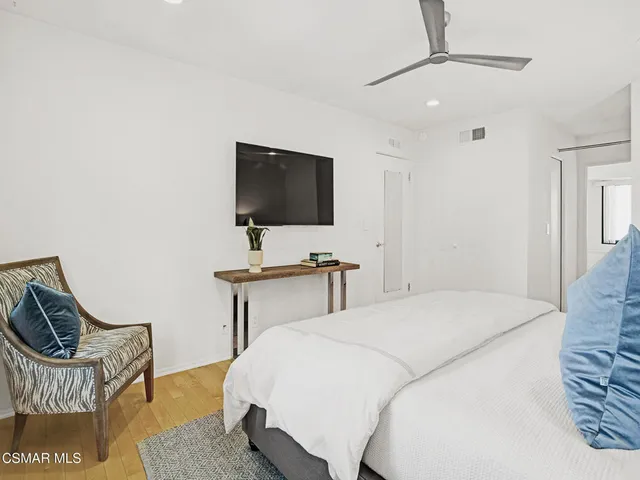 $955,000 | 1206 South Westlake Boulevard, Unit E, Westlake Village, CA 91361