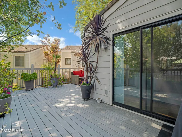 $955,000 | 1206 South Westlake Boulevard, Unit E, Westlake Village, CA 91361