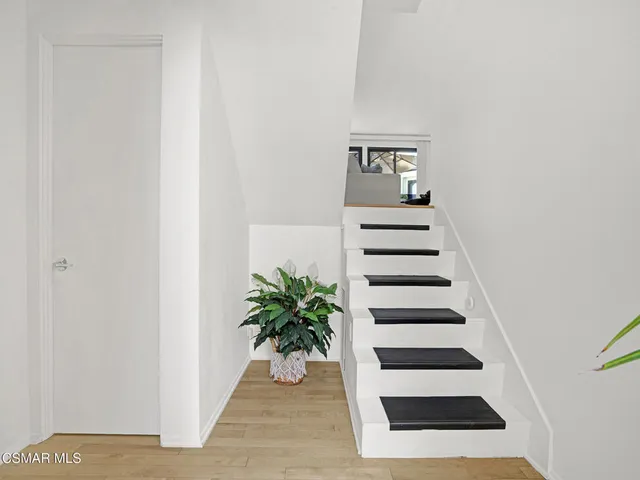 $955,000 | 1206 South Westlake Boulevard, Unit E, Westlake Village, CA 91361