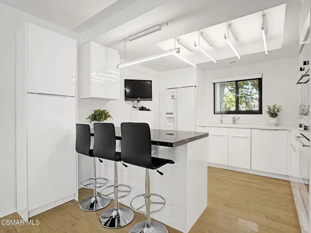 $955,000 | 1206 South Westlake Boulevard, Unit E, Westlake Village, CA 91361