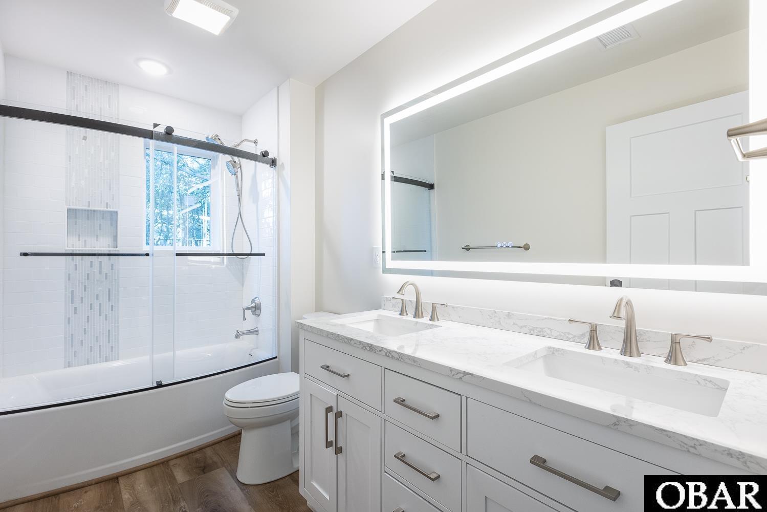 241 Duck Road Southern Shores, NC 27949 - Photo 32 of 50 Bathroom 4 with tub