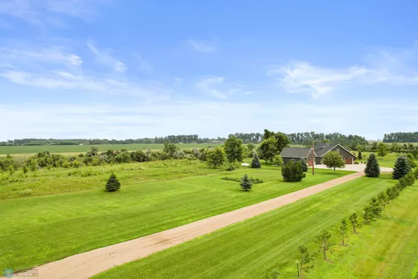 $1,224,900 | 5374 Lunder Lane, Kindred, ND 58051