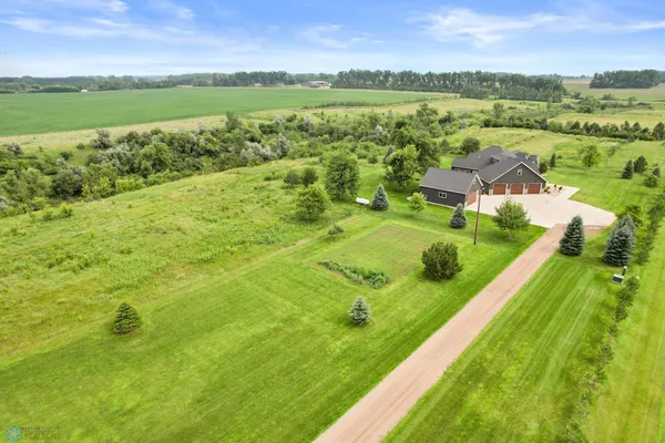 $1,224,900 | 5374 Lunder Lane, Kindred, ND 58051