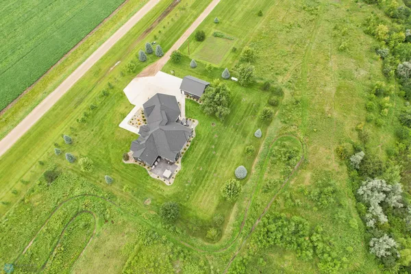 $1,224,900 | 5374 Lunder Lane, Kindred, ND 58051