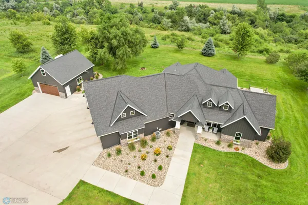 $1,224,900 | 5374 Lunder Lane, Kindred, ND 58051