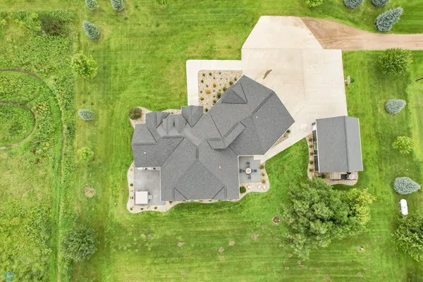 $1,224,900 | 5374 Lunder Lane, Kindred, ND 58051