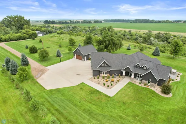 $1,224,900 | 5374 Lunder Lane, Kindred, ND 58051