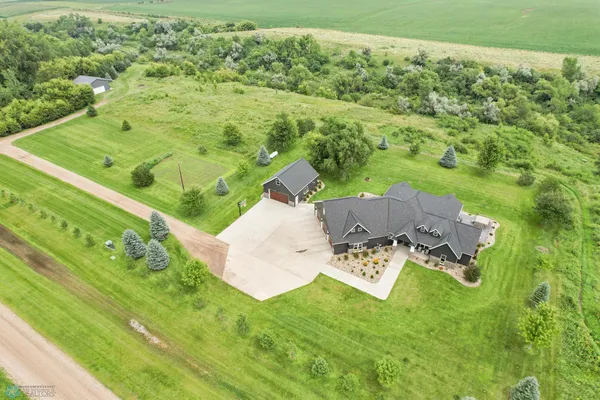 $1,224,900 | 5374 Lunder Lane, Kindred, ND 58051
