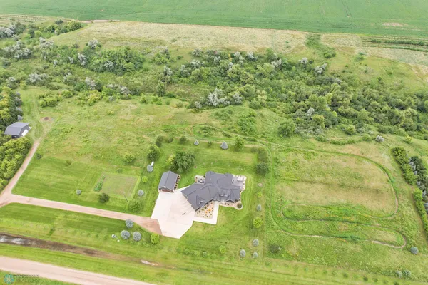$1,224,900 | 5374 Lunder Lane, Kindred, ND 58051