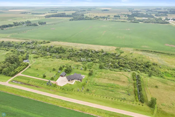 $1,224,900 | 5374 Lunder Lane, Kindred, ND 58051