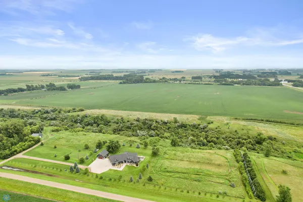 $1,224,900 | 5374 Lunder Lane, Kindred, ND 58051