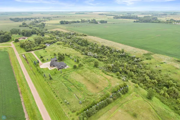 $1,224,900 | 5374 Lunder Lane, Kindred, ND 58051