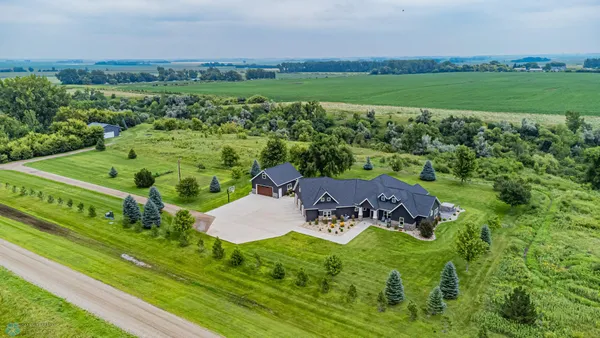 $1,224,900 | 5374 Lunder Lane, Kindred, ND 58051