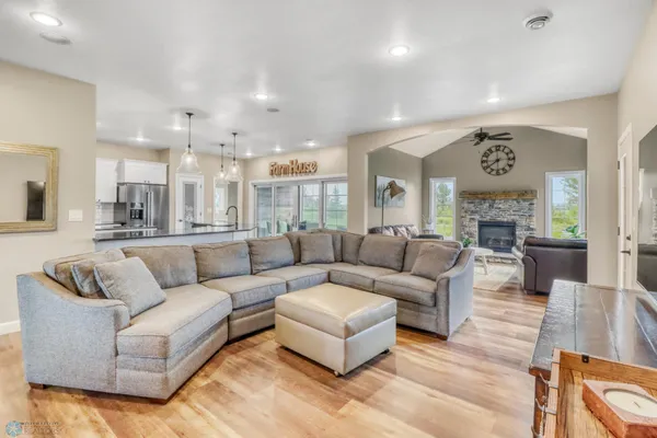 $1,224,900 | 5374 Lunder Lane, Kindred, ND 58051