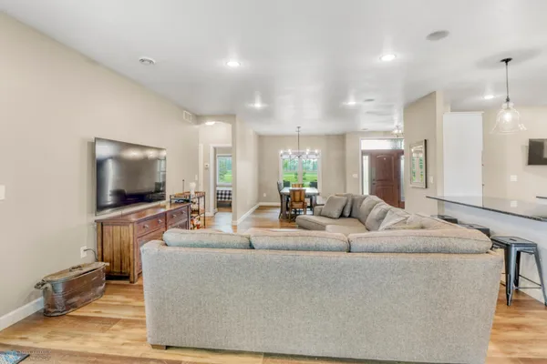 $1,224,900 | 5374 Lunder Lane, Kindred, ND 58051