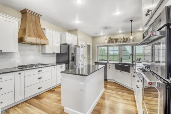 $1,224,900 | 5374 Lunder Lane, Kindred, ND 58051