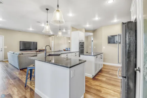 $1,224,900 | 5374 Lunder Lane, Kindred, ND 58051