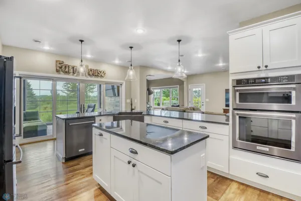 $1,224,900 | 5374 Lunder Lane, Kindred, ND 58051