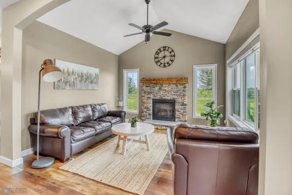 $1,224,900 | 5374 Lunder Lane, Kindred, ND 58051