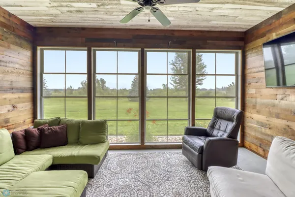 $1,224,900 | 5374 Lunder Lane, Kindred, ND 58051