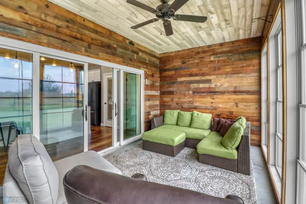 $1,224,900 | 5374 Lunder Lane, Kindred, ND 58051