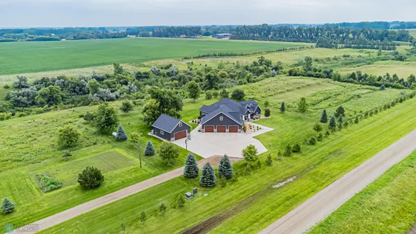 $1,224,900 | 5374 Lunder Lane, Kindred, ND 58051