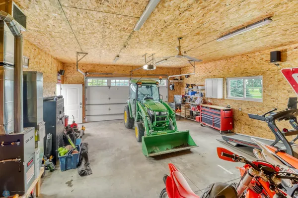 $1,224,900 | 5374 Lunder Lane, Kindred, ND 58051