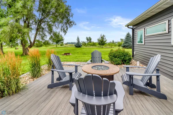 $1,224,900 | 5374 Lunder Lane, Kindred, ND 58051