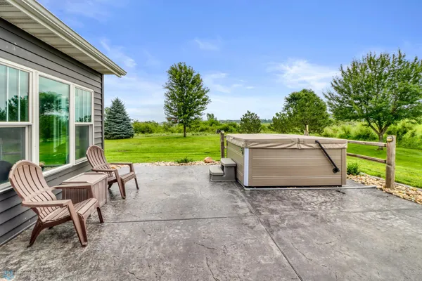 $1,224,900 | 5374 Lunder Lane, Kindred, ND 58051