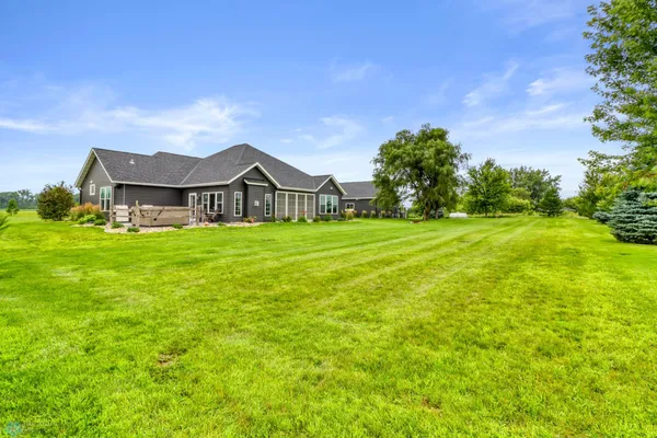 $1,224,900 | 5374 Lunder Lane, Kindred, ND 58051