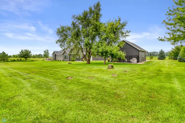 $1,224,900 | 5374 Lunder Lane, Kindred, ND 58051