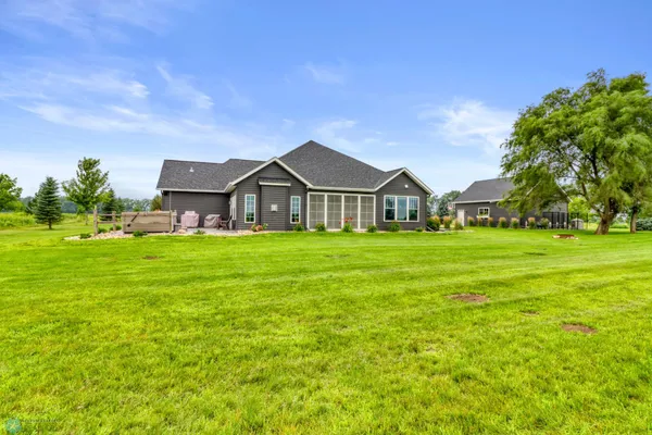 $1,224,900 | 5374 Lunder Lane, Kindred, ND 58051