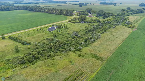 $1,224,900 | 5374 Lunder Lane, Kindred, ND 58051