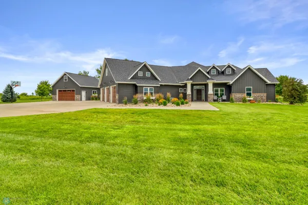 $1,224,900 | 5374 Lunder Lane, Kindred, ND 58051