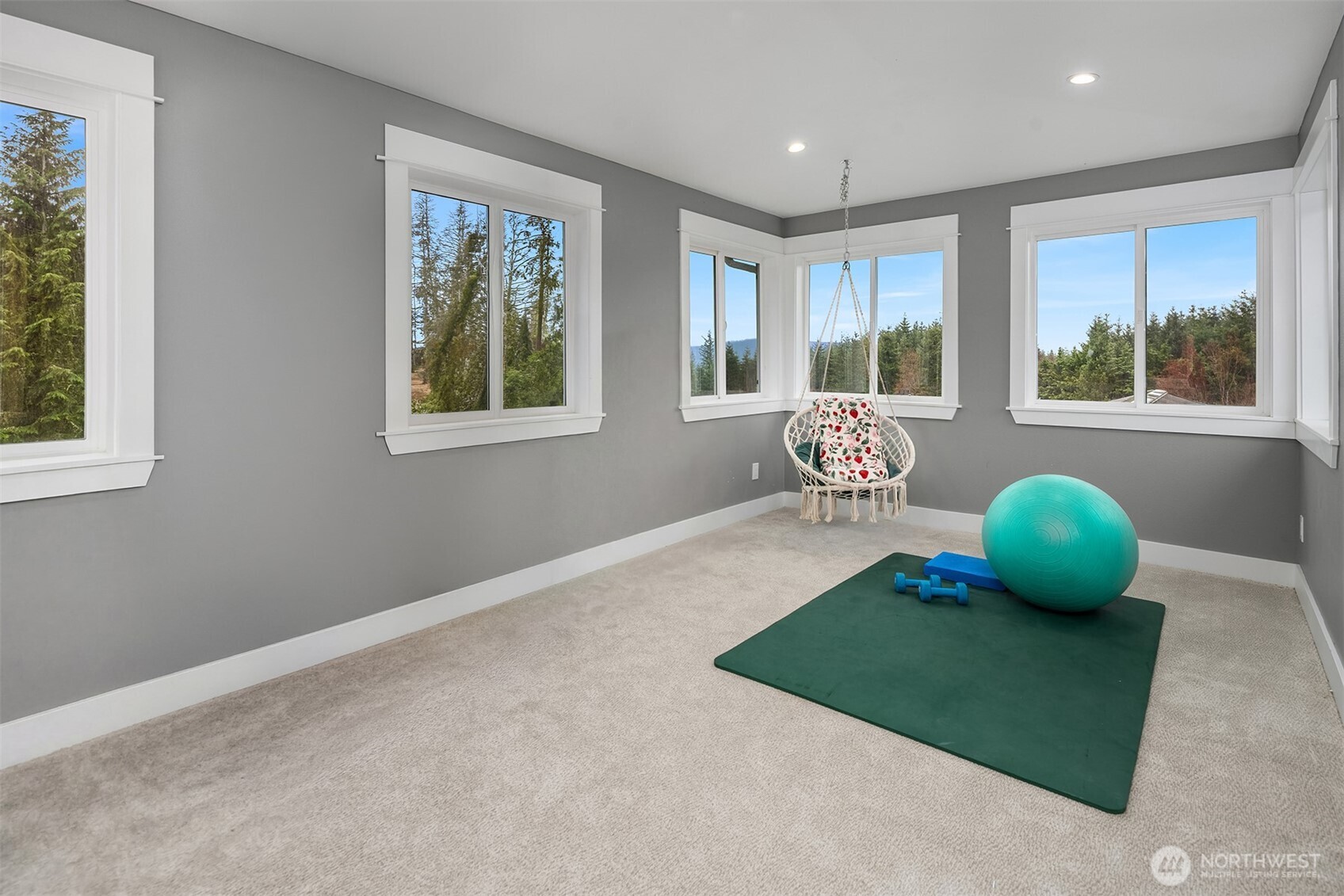 6937 Lake Alice Road Southeast Fall City, WA 98024 - Photo 29 of 39 a room with window and lamp