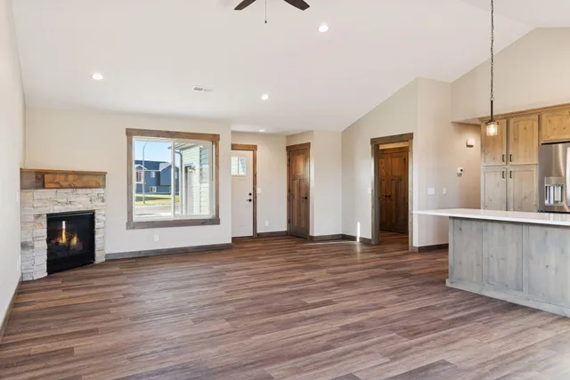 $377,900 | 466 Coyote Way, New Richmond, WI 54017