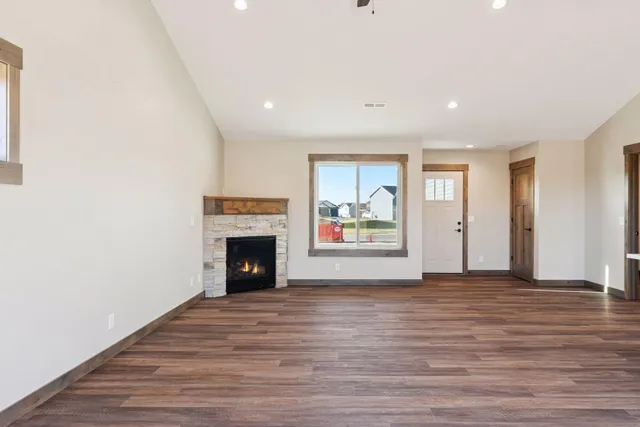 $377,900 | 466 Coyote Way, New Richmond, WI 54017