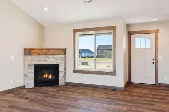 $377,900 | 466 Coyote Way, New Richmond, WI 54017