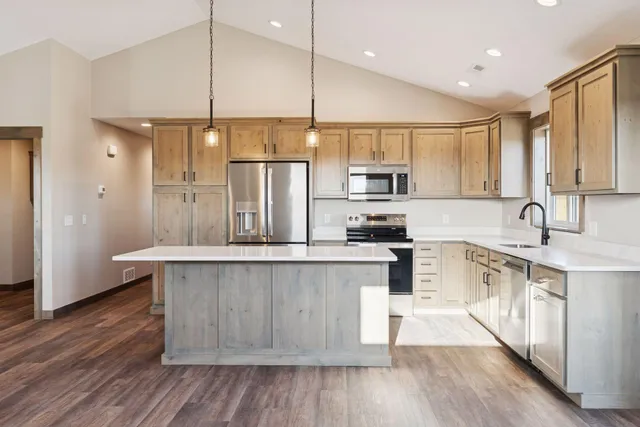 $377,900 | 466 Coyote Way, New Richmond, WI 54017