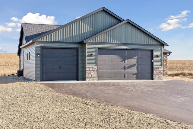 $377,900 | 466 Coyote Way, New Richmond, WI 54017