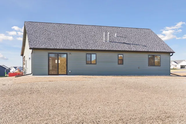 $377,900 | 466 Coyote Way, New Richmond, WI 54017