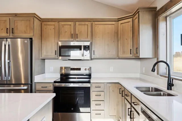 $377,900 | 466 Coyote Way, New Richmond, WI 54017