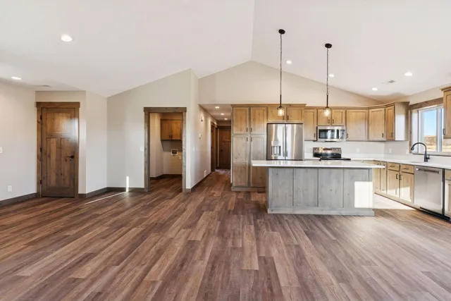 $377,900 | 466 Coyote Way, New Richmond, WI 54017