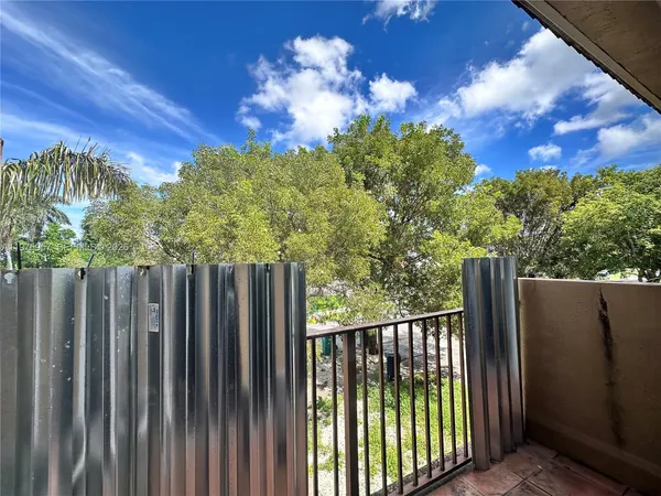 $2,300 | 687 Southwest 10th Street, Florida City, FL 33034