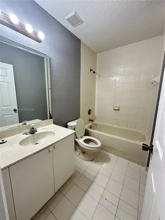 $2,300 | 687 Southwest 10th Street, Florida City, FL 33034