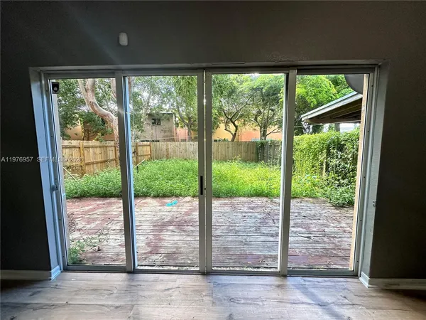 $2,300 | 687 Southwest 10th Street, Florida City, FL 33034