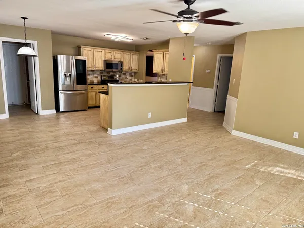 $288,000 | 7906 Belmont Ridge, Selma, TX 78154